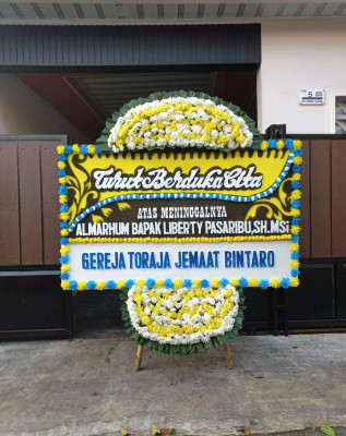 Papan Bunga Duka di Tanjung Medan